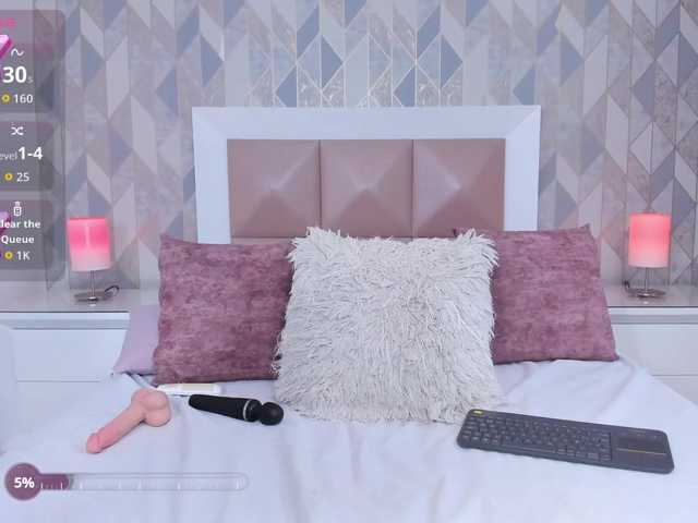 HelenMartin live cam on BongaCams
