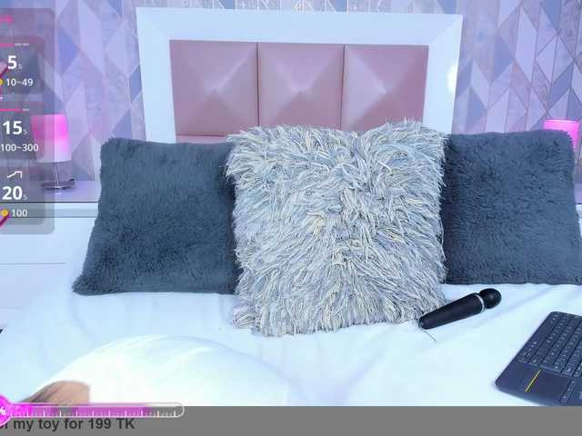 HelenMartin live cam on BongaCams