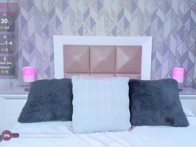 HelenMartin live cam on BongaCams