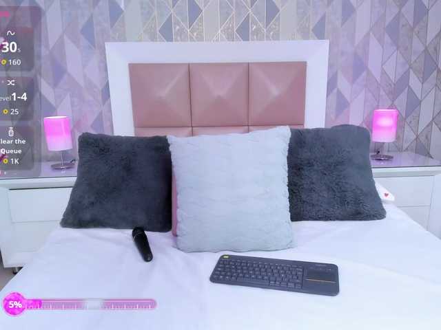 HelenMartin live cam on BongaCams