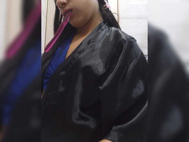 HelenMartin live cam on BongaCams