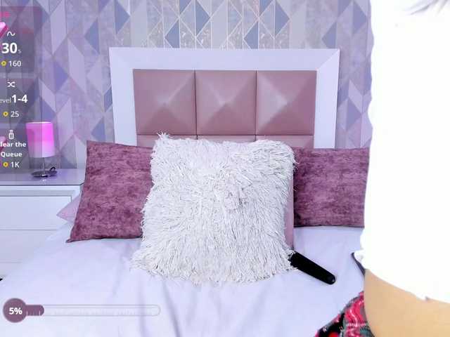 HelenMartin live cam on BongaCams