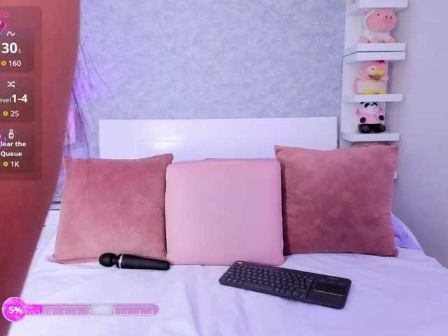 HelenMartin live cam on BongaCams