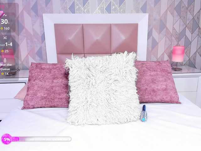 HelenMartin live cam on BongaCams