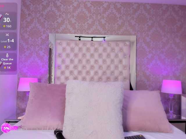HelenMartin live cam on BongaCams