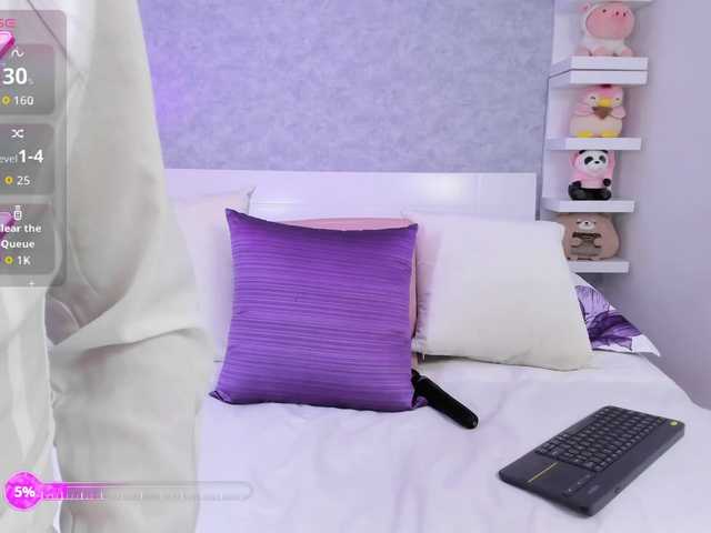 HelenMartin live cam on BongaCams