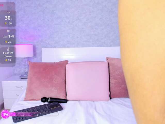 HelenMartin live cam on BongaCams