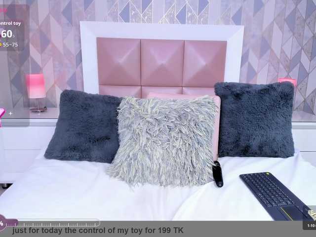 HelenMartin live cam on BongaCams
