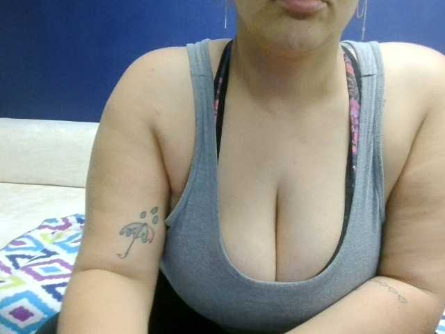 quecosatanrica live cam on UnifiedCams