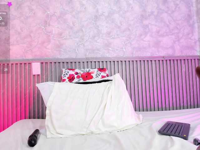 Reichel05 live cam on BongaCams