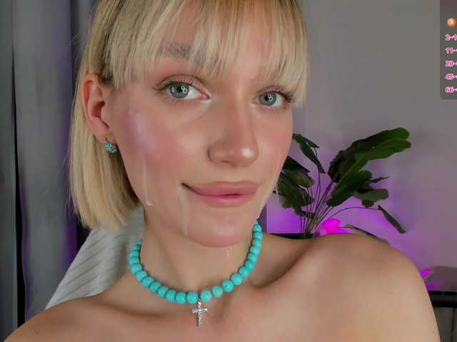 IceStrawberry live cam on BongaCams