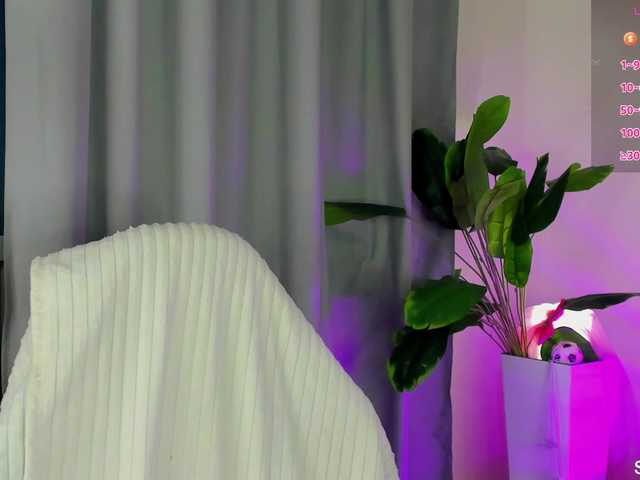 IceStrawberry live cam on BongaCams