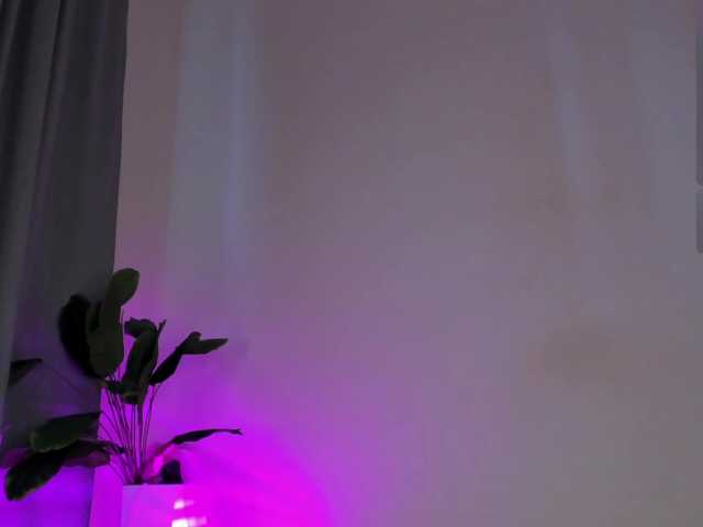 IceStrawberry live cam on BongaCams