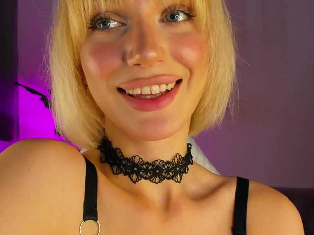IceStrawberry live cam on BongaCams