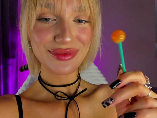 IceStrawberry live cam