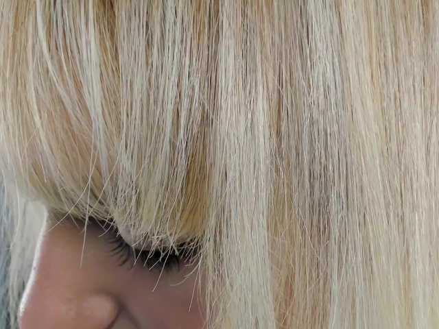 IceStrawberry live cam on BongaCams