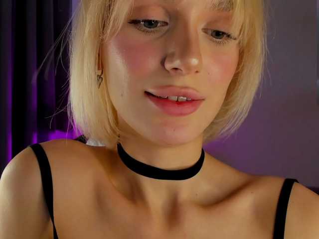 IceStrawberry live cam on BongaCams