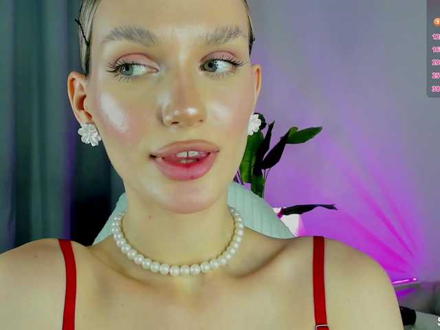IceStrawberry live cam on BongaCams