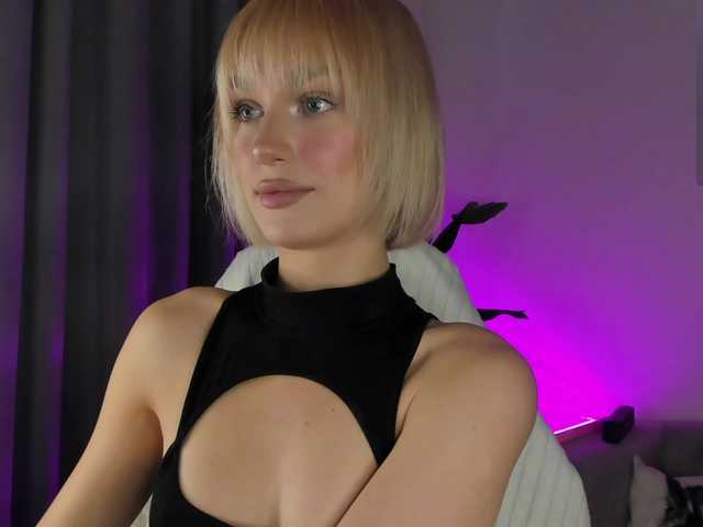 IceStrawberry live cam on BongaCams
