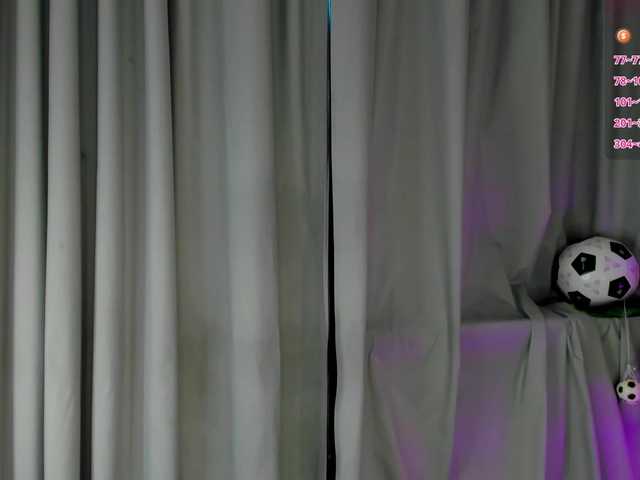 IceStrawberry live cam on BongaCams