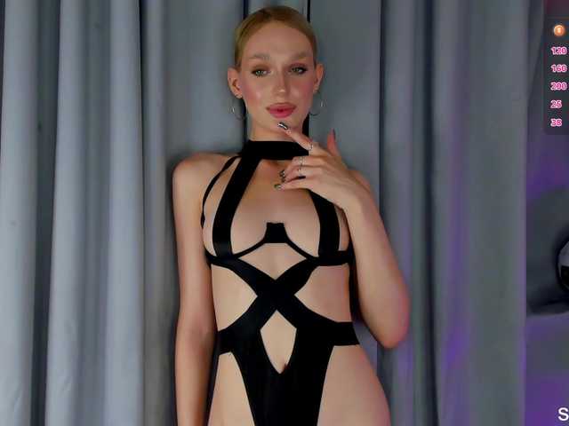 IceStrawberry live cam on BongaCams