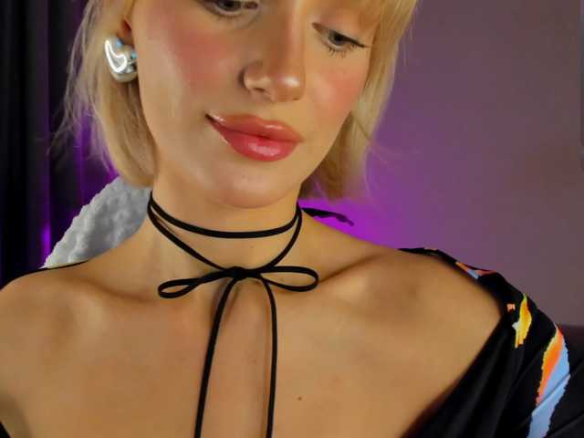 IceStrawberry live cam on BongaCams
