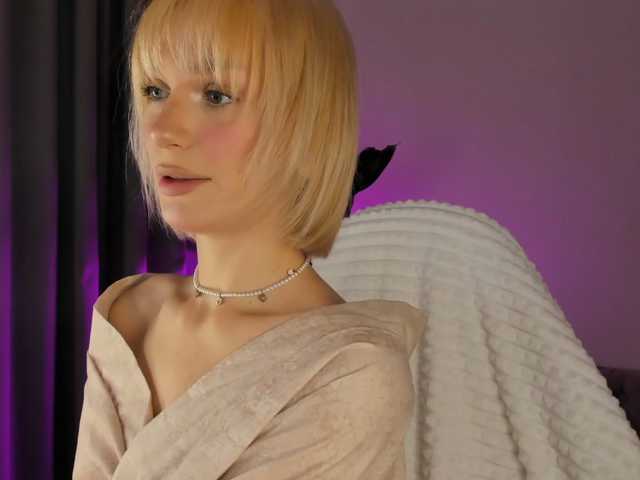 IceStrawberry live cam on BongaCams