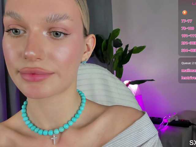 IceStrawberry live cam on BongaCams