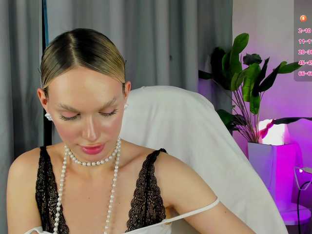 IceStrawberry live cam on BongaCams