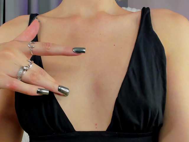 IceStrawberry live cam on BongaCams