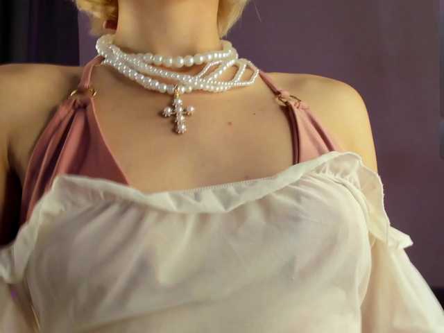 IceStrawberry live cam on BongaCams