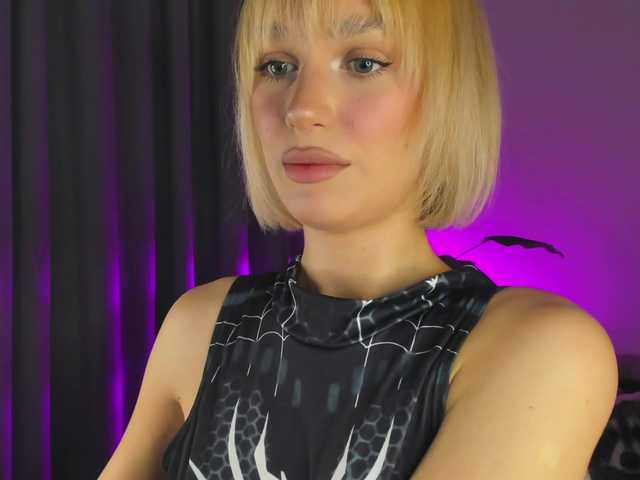 IceStrawberry live cam on BongaCams