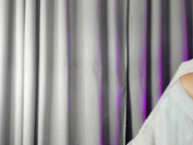 IceStrawberry live cam on BongaCams