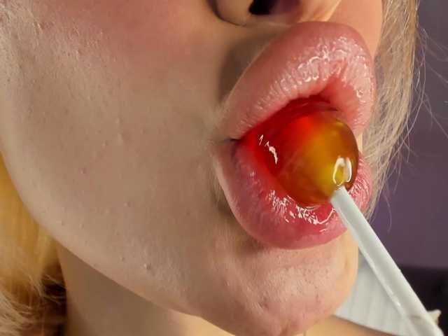 IceStrawberry live cam preview