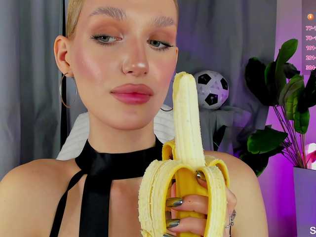 IceStrawberry live cam on BongaCams