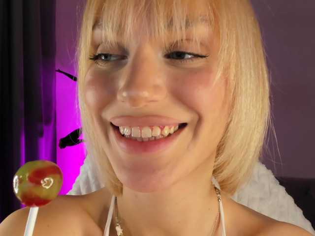 IceStrawberry live cam on BongaCams