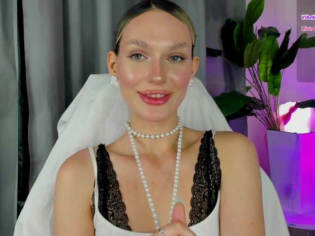 IceStrawberry live cam on BongaCams