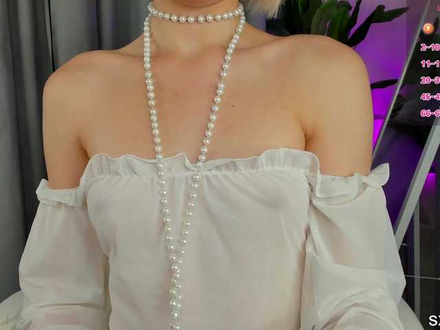 IceStrawberry live cam