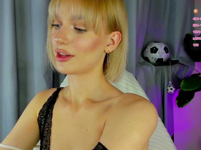 IceStrawberry live cam on BongaCams