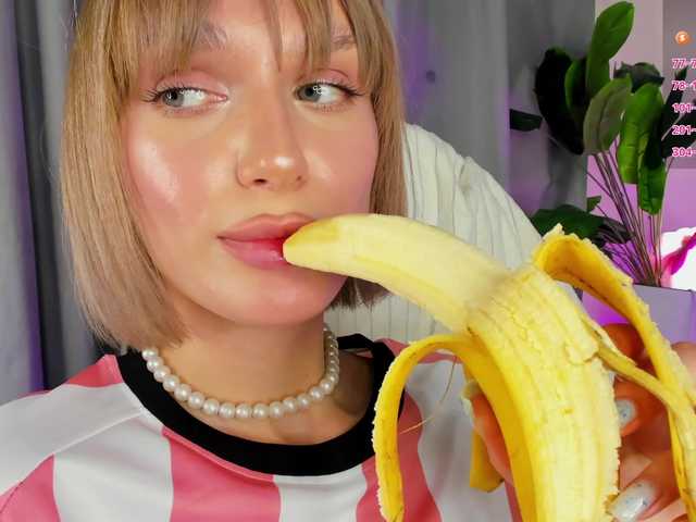 IceStrawberry live cam on BongaCams