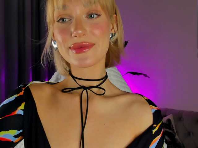 IceStrawberry live cam on BongaCams