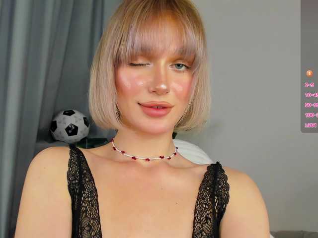 IceStrawberry live cam on BongaCams