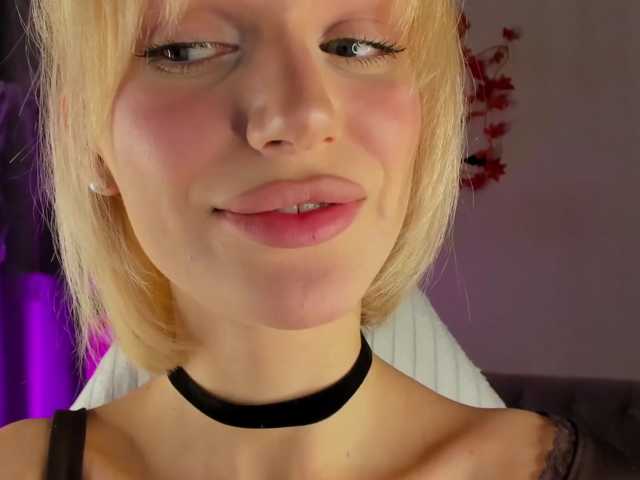 IceStrawberry live cam on BongaCams
