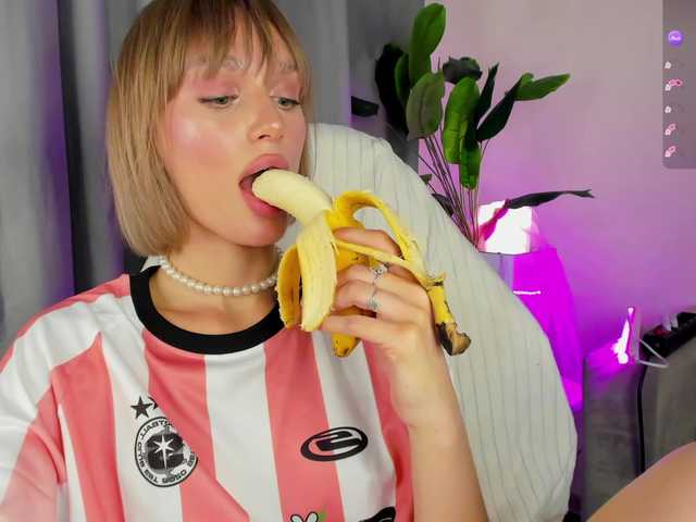 IceStrawberry live cam on BongaCams