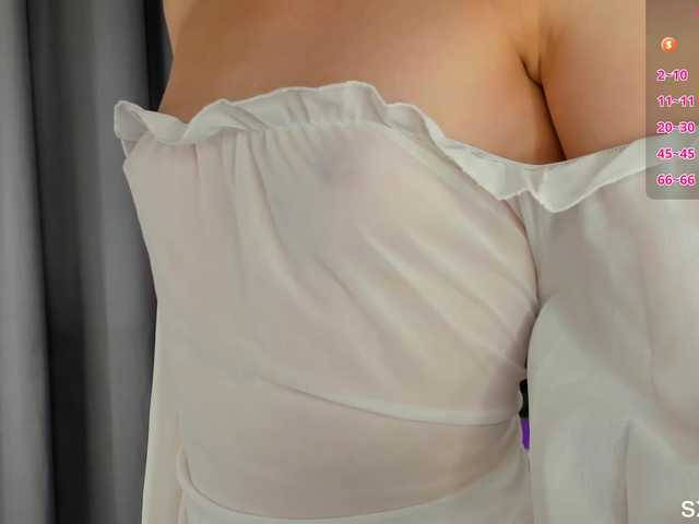 IceStrawberry live cam on BongaCams