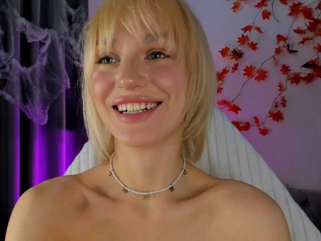 IceStrawberry live cam on BongaCams