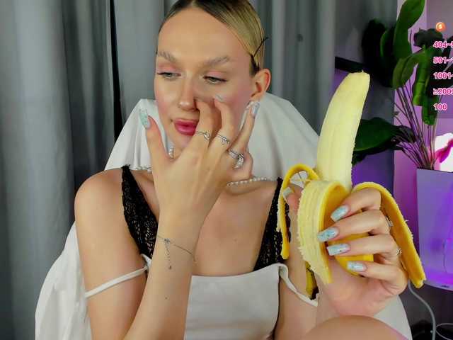 IceStrawberry live cam on BongaCams