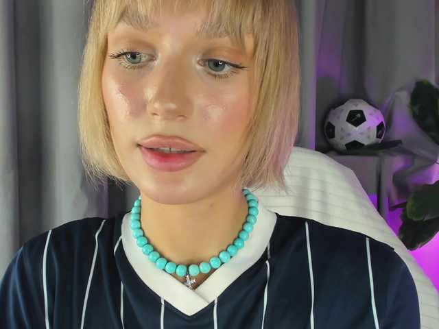 IceStrawberry live cam on BongaCams