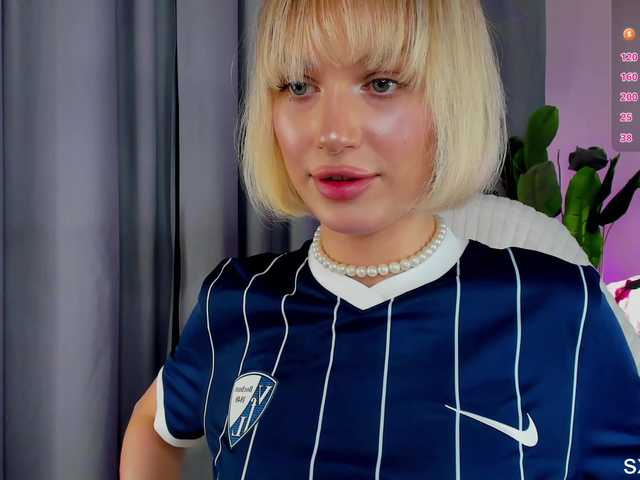 IceStrawberry live cam on BongaCams