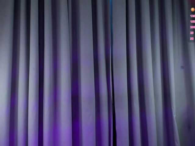 IceStrawberry live cam on BongaCams